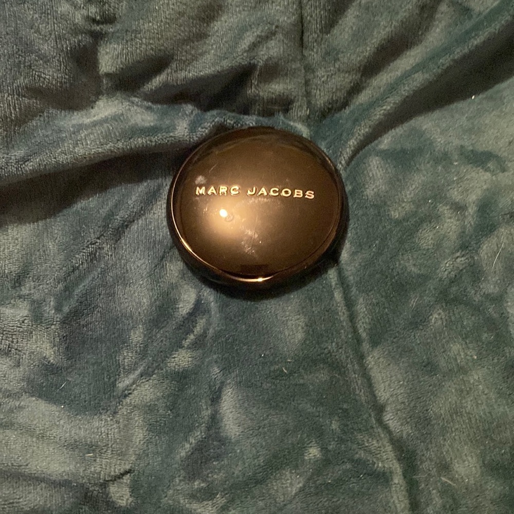 Marc Jacobs single eyeshadow in Om!g